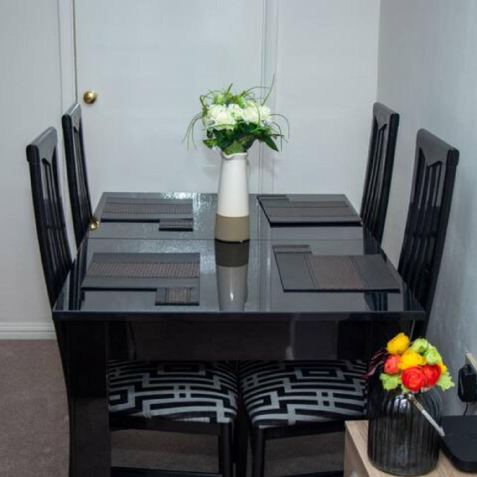 2-Bed Sleeps 4 Comfy For Contractors With Free Parking In Crawley Near Gatwick Manor Royal Refurbishedアパートメント エクステリア 写真